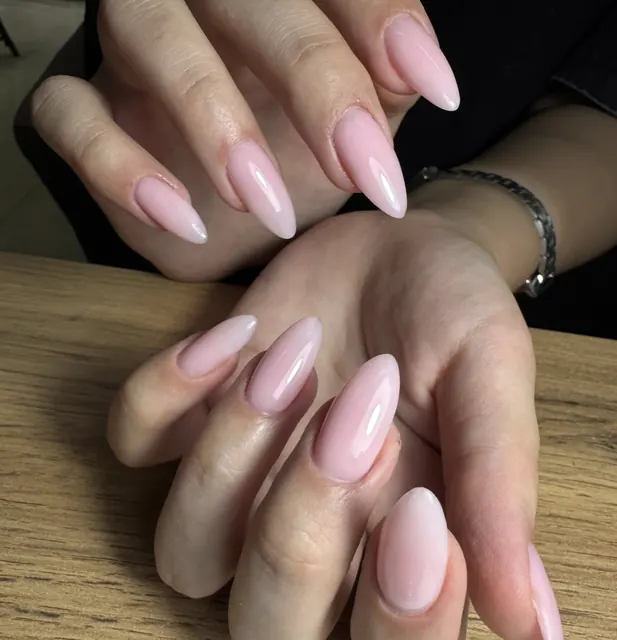 Работа мастера Smarttnails: Нюд