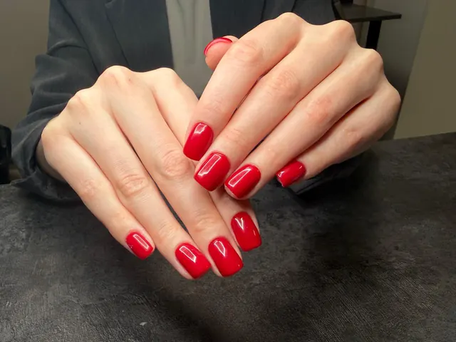 Работа мастера Smarttnails: Яркие
