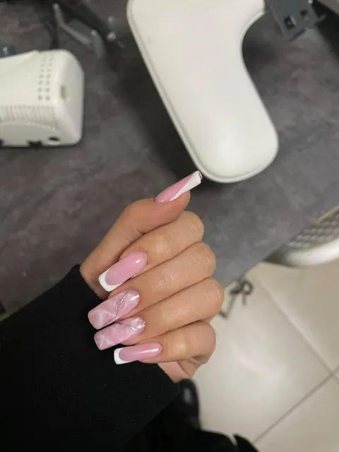 Работа мастера Smarttnails: Френч